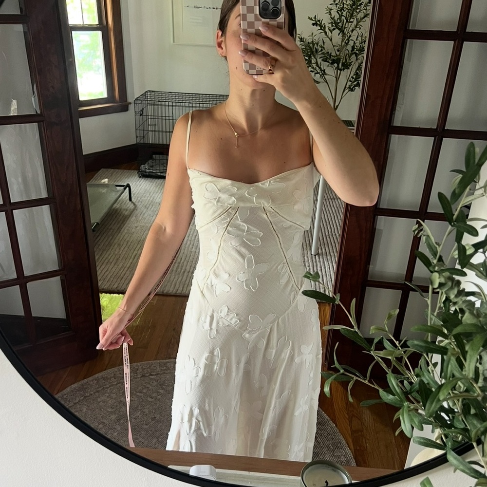 House of CB Seren White Floral Dress - Picture 2 of 5